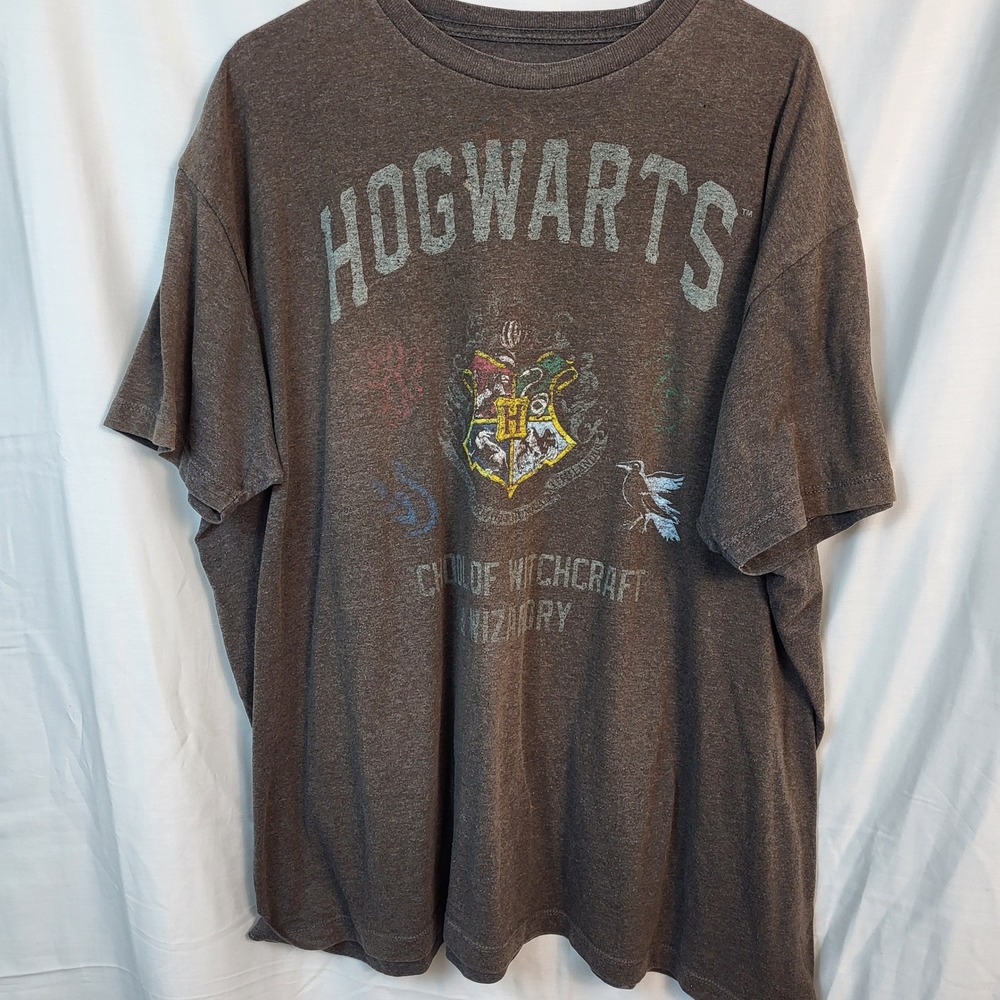 Harry Potter Hogwarts Crest Graphic T-Shirt Mens XL Heather Brown Distressed